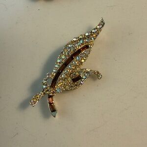 Vintage Brooch Bronze& clear 1-2nd pic is all that’s left! Guc